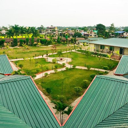 Hotel Greenland Safari Sauraha Ngoại thất bức ảnh