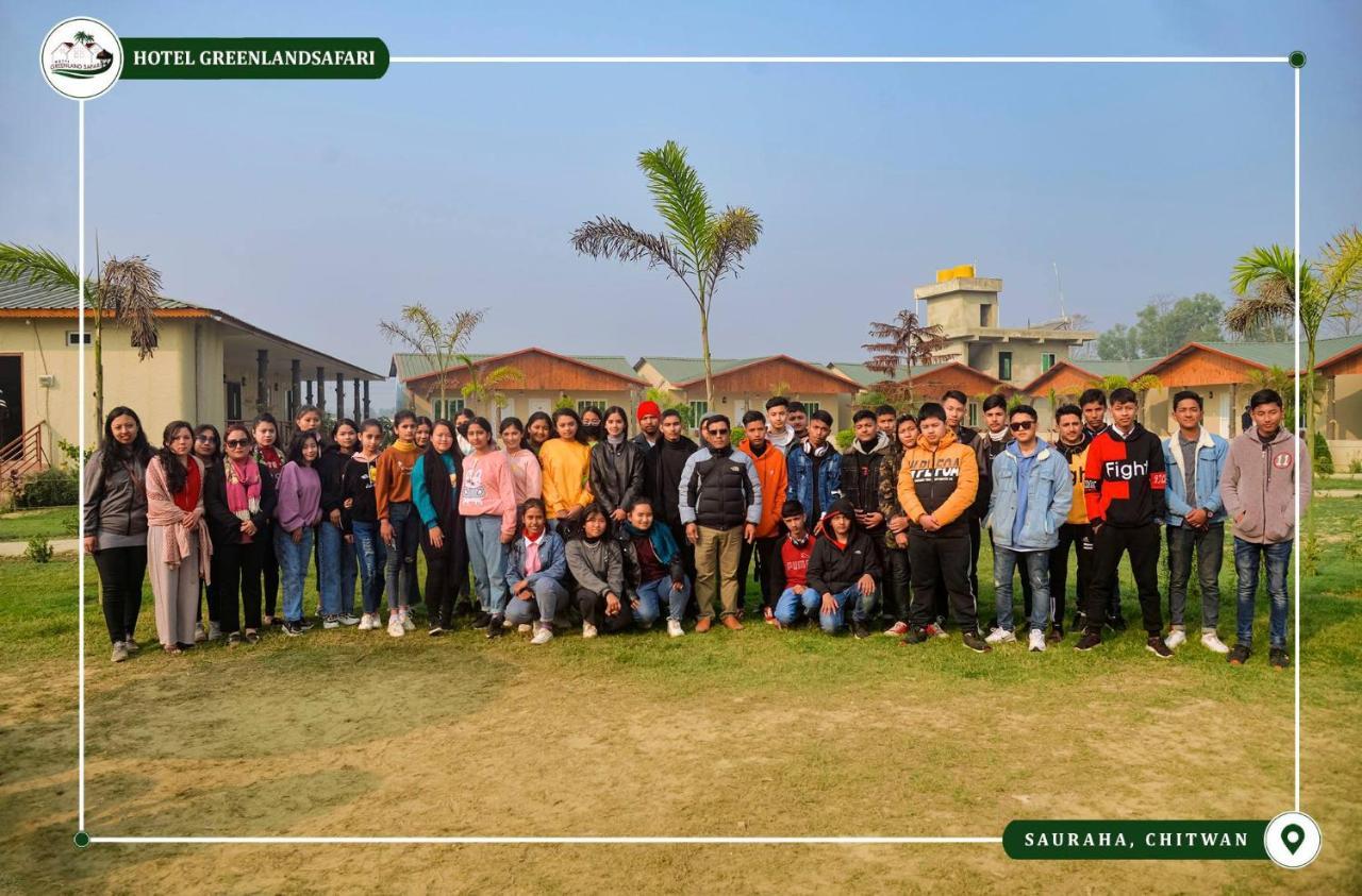 Hotel Greenland Safari Sauraha Ngoại thất bức ảnh
